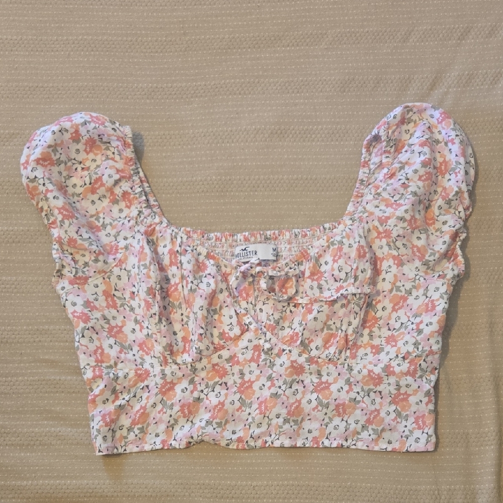 NWOT Hollister Women's Pink Floral Crop Blouse